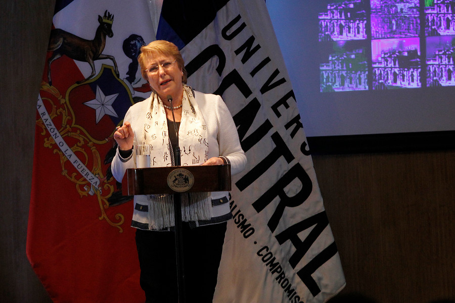 Bachelet: “Si se incrementa el número de mujeres en las decisiones de poder, el mundo será mejor”
