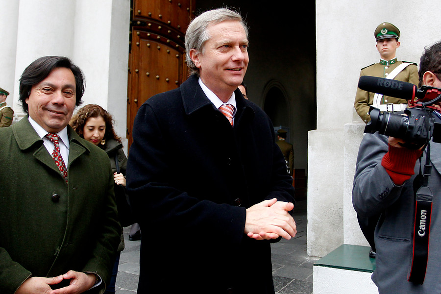Kast tras ser increpado por Denise Pascal: “La Moneda es de todos, no de unos pocos”