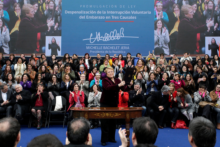 Presidenta Bachelet promulgó ley de interrupción del embarazo en tres causales