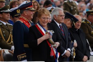 [VIDEO] Bachelet vive difícil momento en la Parada Militar al recibir gritos diciéndole 