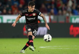 [VIDEO] Charles Aránguiz anotó un gol de gran categoría por el Bayer Leverkusen