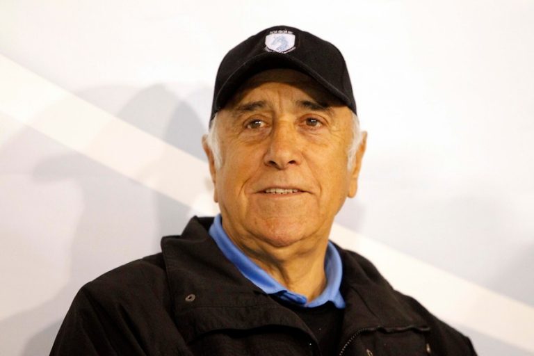 Hija de Nelson Acosta entregó actualización sobre el estado de salud del ex DT