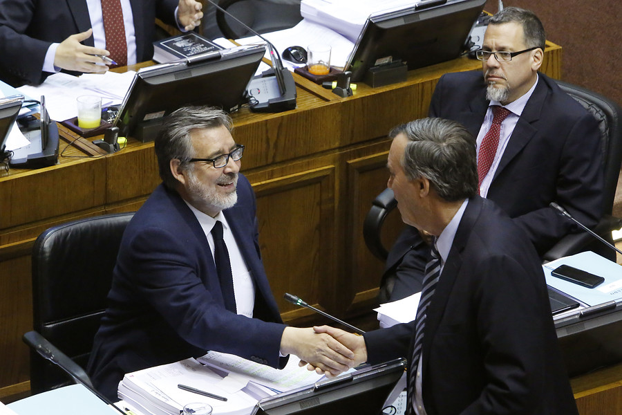 Manuel Aris sobre los informes copy-paste: “La auto regulación del congreso no funciona”