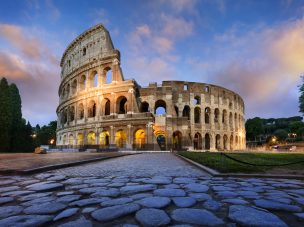 Dos chilenos fueron detenidos tras ser acusados de protagonizar particular robo desde el Coliseo Romano