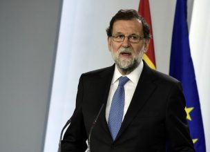 Rajoy destituye al presidente catalán y convoca elecciones