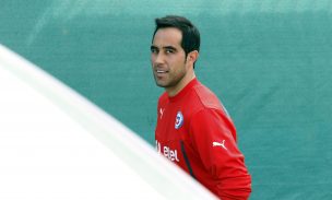 Claudio Bravo aseguró su continuidad como capitán de La Roja