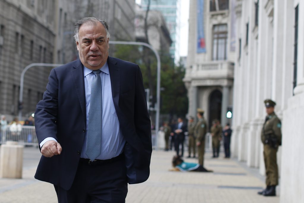 Osvaldo Andrade: “Aleuy es demasiado importante para el gobierno como para prescindir de él”