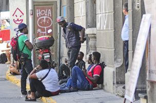 Autoridades expulsan a ocho extranjeros al día en Chile