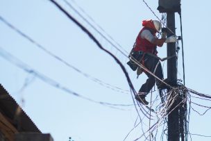 Dos cortes de suministro dejaron sin luz a miles de santiaguinos