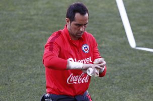 El feo gesto de la ANFP hacia Claudio Bravo: Sacaron su fotografía del camarín histórico de la Roja en el Día del Patrimonio