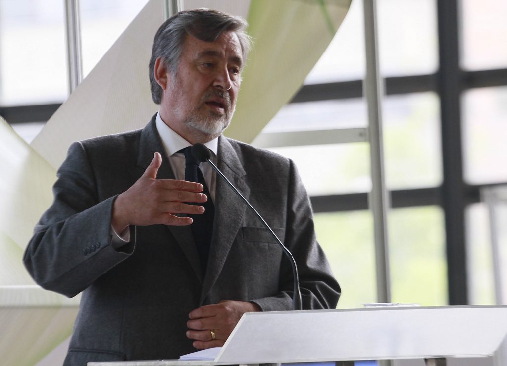 Alejandro Guillier: “Piñera no hizo ninguna reforma significativa para el país”
