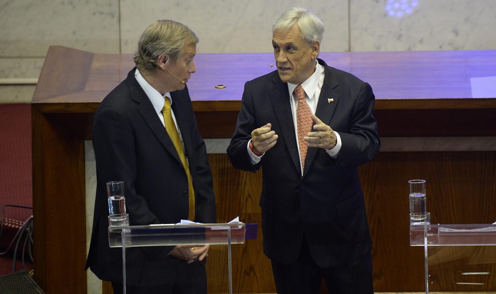 Insólita campaña llama a votar por Kast y Piñera en primera vuelta