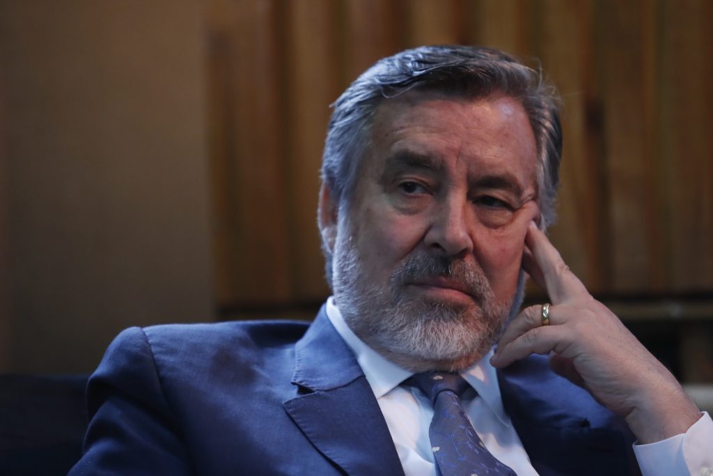 Tricel rechaza petición de Bianchi y Guillier por tiempo en la franja televisiva