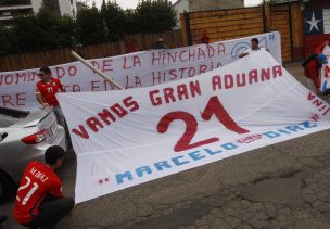 Hinchas llegan a Pinto Durán a protestar por ausencia de Marcelo Díaz