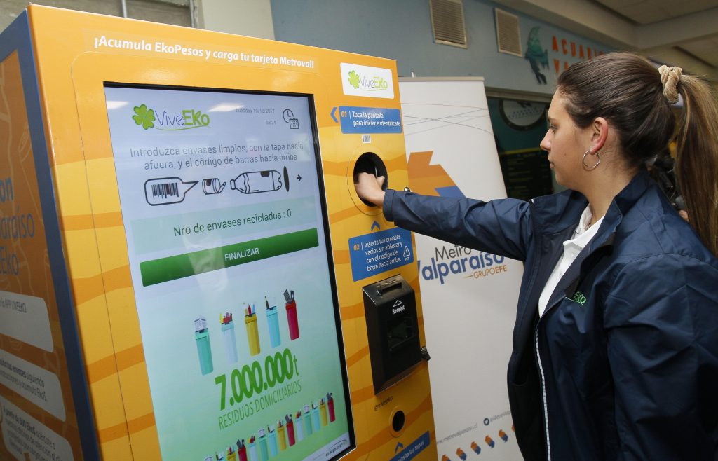 Metro de Valparaíso entregará beneficios a usuarios que reciclen en sus estaciones