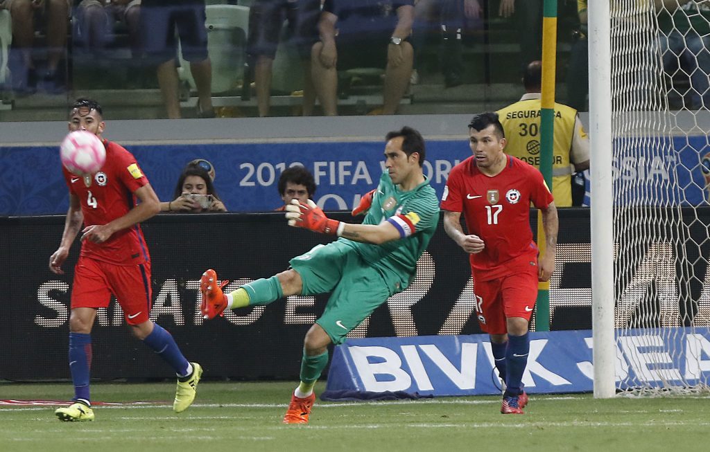 Claudio Bravo: “Con esta derrota se terminó una etapa gloriosa”