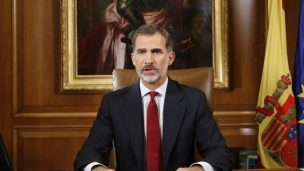 Rey de España llama a Cataluña a seguir la vía democrática