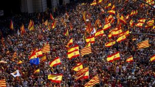 Miles de personas marcharon a favor de la unidad de España en Barcelona