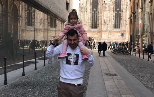Hija de Gary Medel encanta como “personal trainer” de su papá