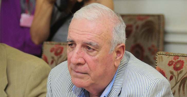 Francys Foix acusa a Alcalde de Ñuñoa de privatizar clínica en la comuna