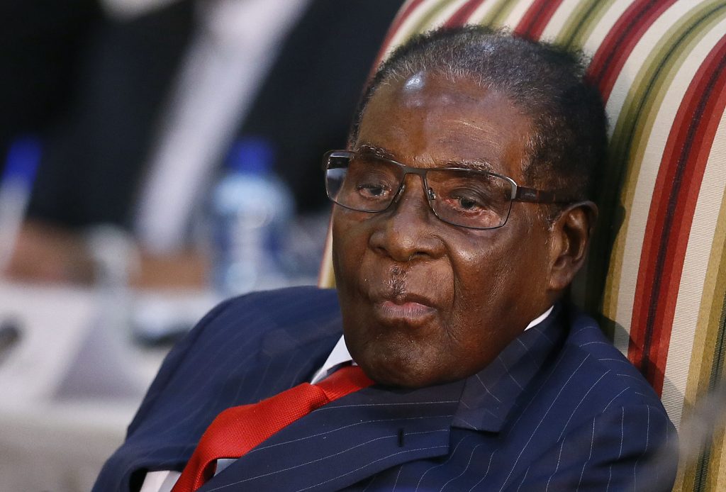 Ejército toma el control en Zimbabue y pone bajo arresto a Mugabe