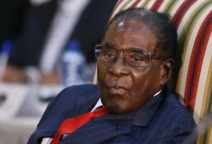 Ejército toma el control en Zimbabue y pone bajo arresto a Mugabe