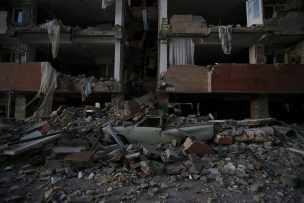 Más de 300 muertos en Irán por violento sismo