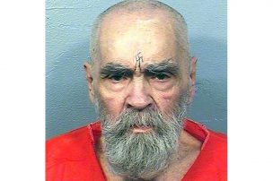 Falleció Charles Manson, líder de la 