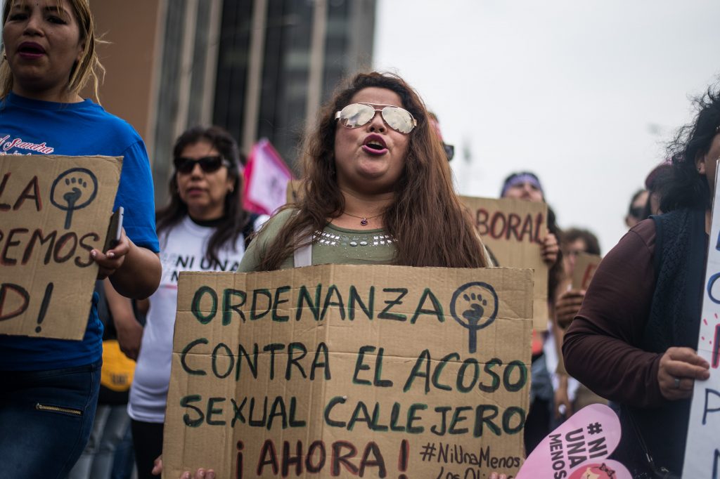“Nos están matando”: Miles rechazan violencia contra la mujer en Perú