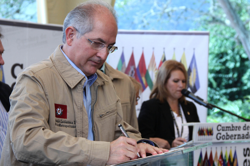 Alcalde de Caracas burló arresto domiciliario y pidió “auxilio” a Colombia