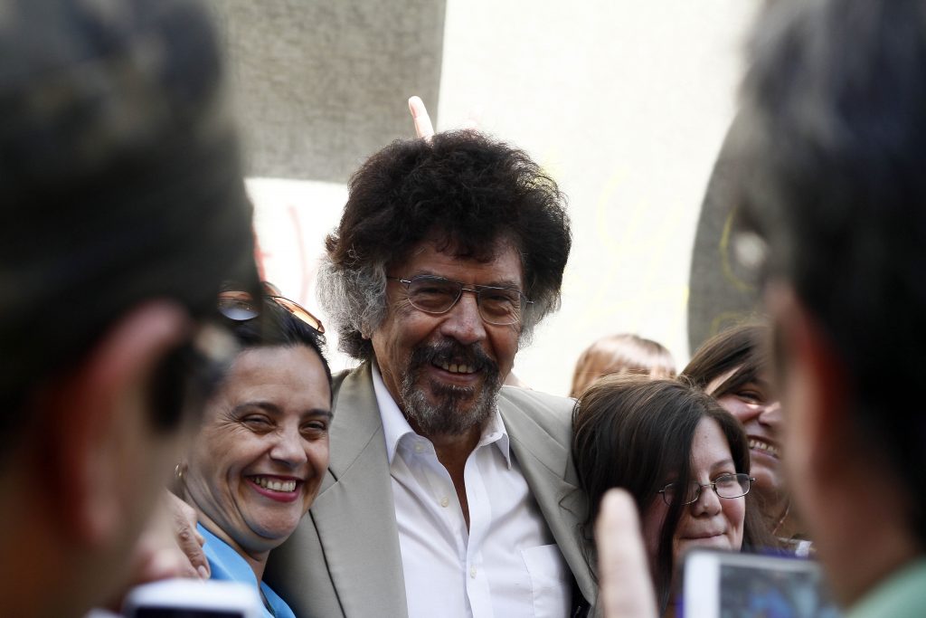 Adriano Castillo arremete contra los “bots” de Piñera