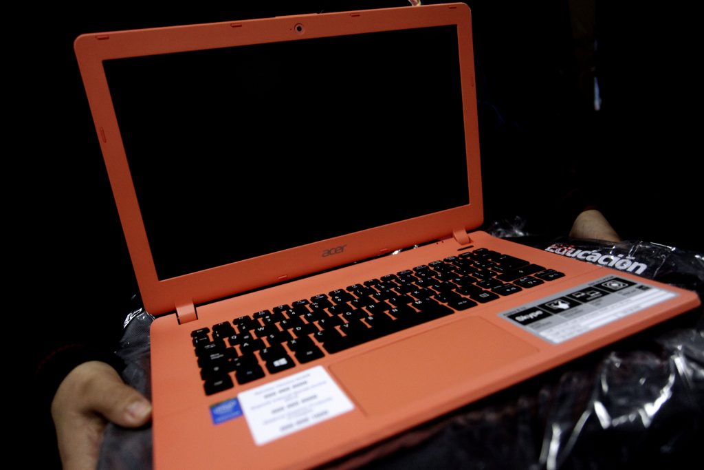 ¿Eres escolar? Revisa aquí cómo obtener un computador gratuito y con Internet libre por un año