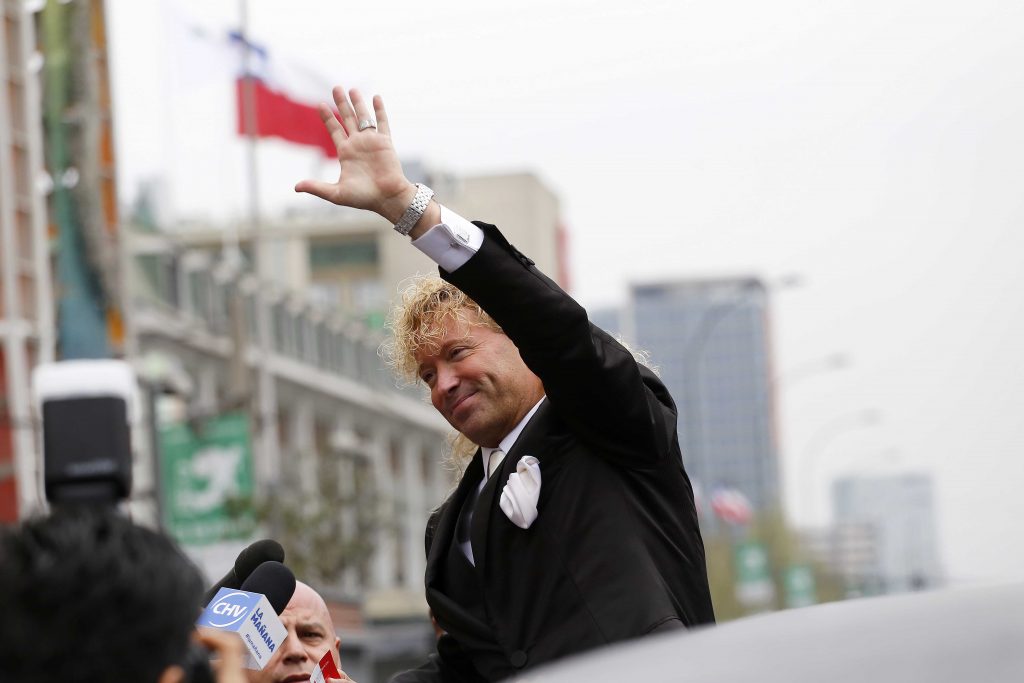 Farkas a Haitiano que salvó a mujer que cayó de edificio: “Dónde le deposito”