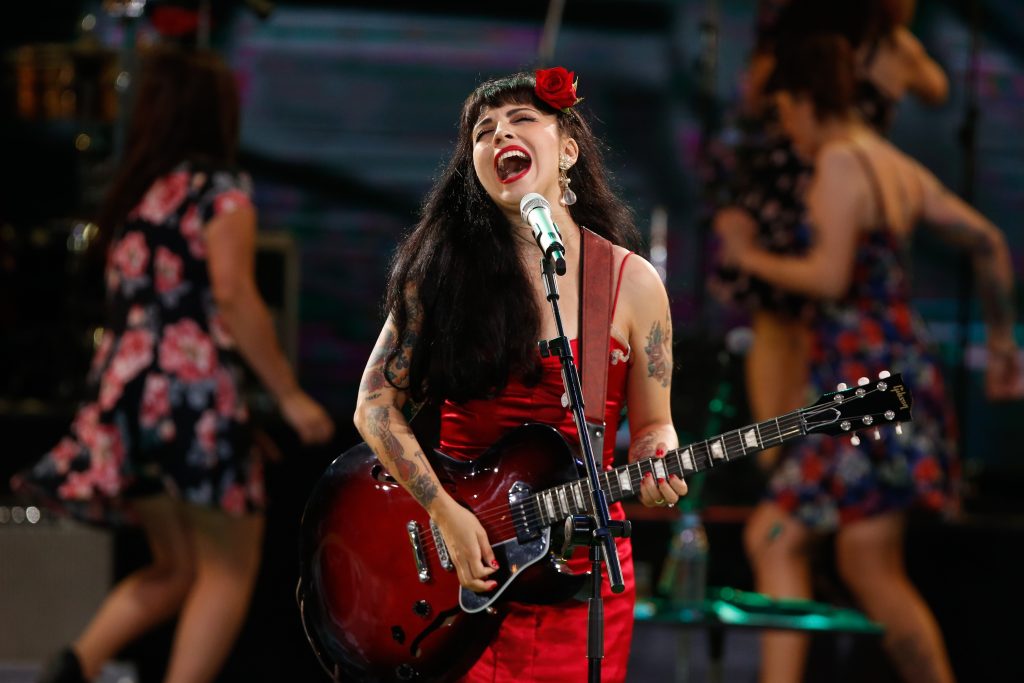 Mon Laferte se presentará con Plácido Domingo en el Estadio Nacional