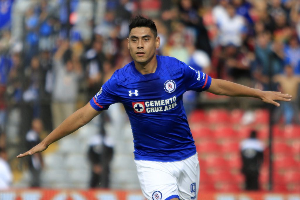 Con doblete de Felipe Mora, Cruz Azul derrotó al Morelia