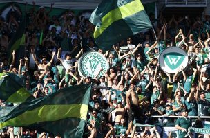 Bus con hinchas De Santiago Wanderers vuelca en Ruta 5 Sur de regreso a Santiago