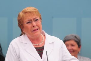 Desde Twitter, Michelle Bachelet llama a votar en estas elecciones