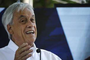 Piñera evita responder a comentario de Presidenta por supuesto intervencionismo electoral en campaña de Matthei