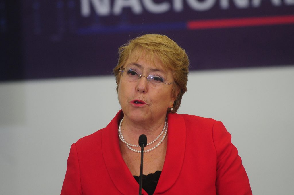 Bachelet y gratuidad de Piñera: “¿Habrá nerviosismo electoral?”