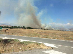 Incendio de pastizales en Til Til amenaza a Centro penitenciario de Menores y cárcel de Punta Peuco