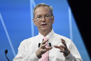 Eric Schmidt deja la presidencia de Alphabet, casa matriz de Google