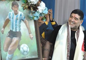 FOTOS | Las burlescas comparaciones que recibió la estatua de Diego Maradona en la India