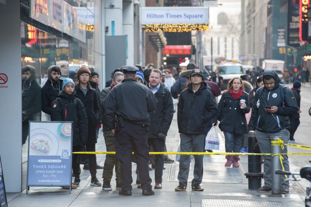 Alcalde de Nueva York calificó la explosión en Manhattan como “un intento de ataque terrorista”