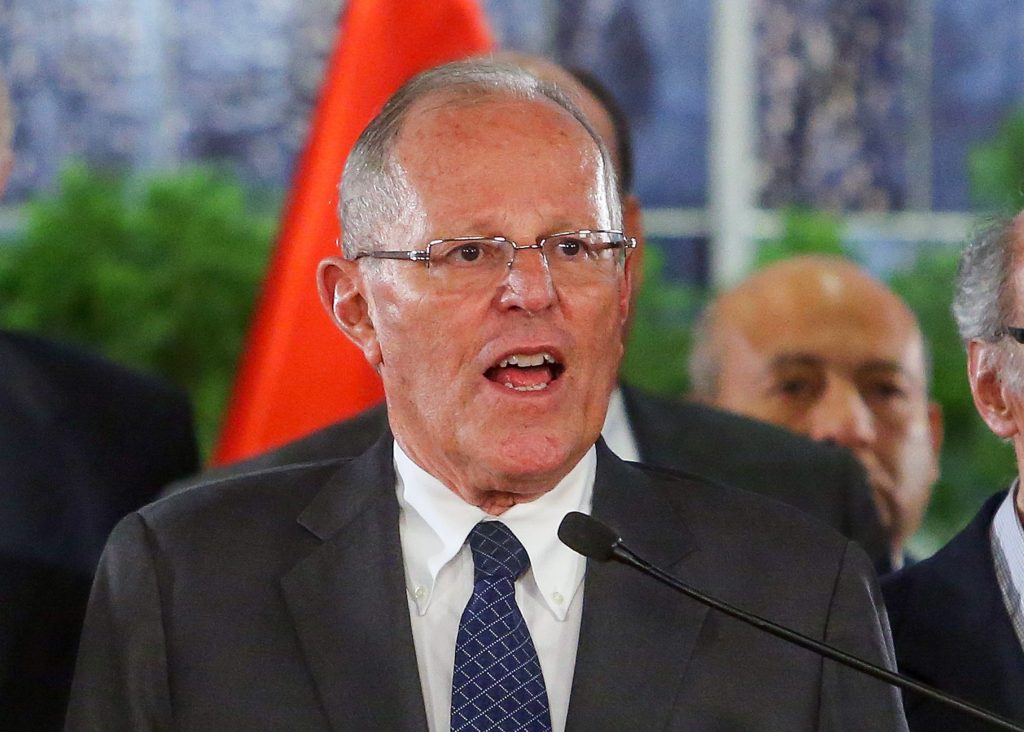 Destino de Kuczynski en manos del Congreso de Perú por Odebrecht