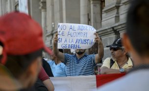 Masiva marcha de protesta en Perú contra indulto a Fujimori