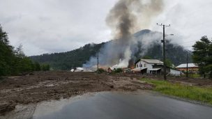 Aluvión e incendio en Chaitén dejan un carabinero desaparecido