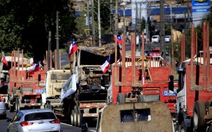 Alta congestión en Américo Vespucio por movilización de camioneros