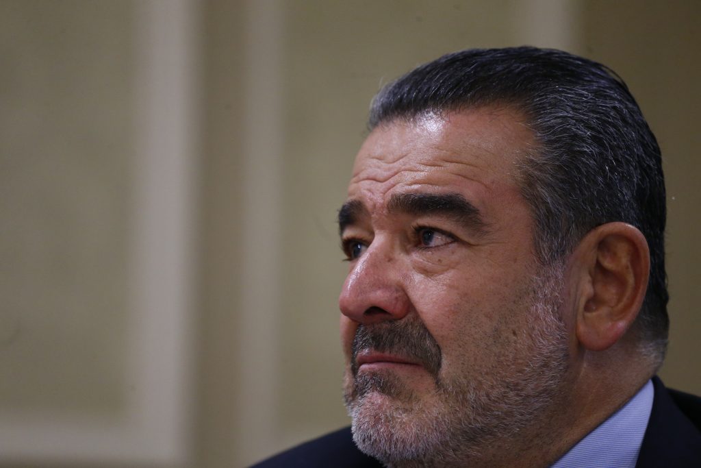 Luksic arremetió contra Guillier en Twitter: “Si quiere plantear un nuevo impuesto, hágalo sin incitar al odio entre los chilenos”