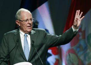 Millonarias asesorías a Odebrecht complican a Kuczynski en Perú