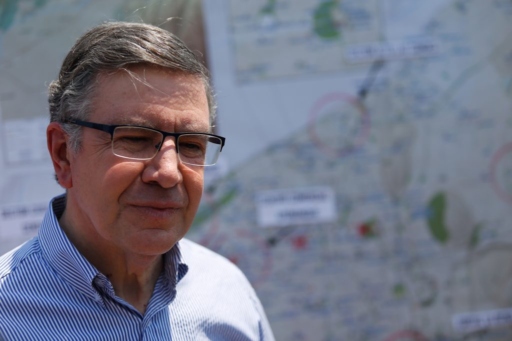 VIDEO | Tiburón “devoró en vivo” a Joaquín Lavín en su playa artificial